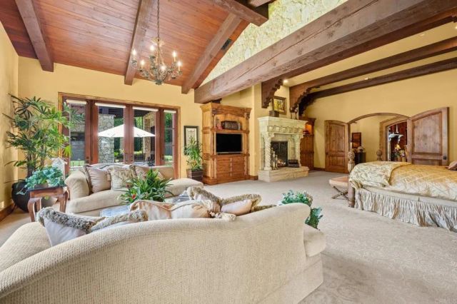 6314 El Apajo, Rancho Santa Fe, CA 92067