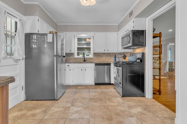 1383 S WHITE STATION RD, Memphis, TN 38117