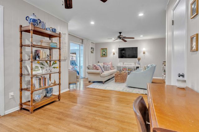 1383 S WHITE STATION RD, Memphis, TN 38117