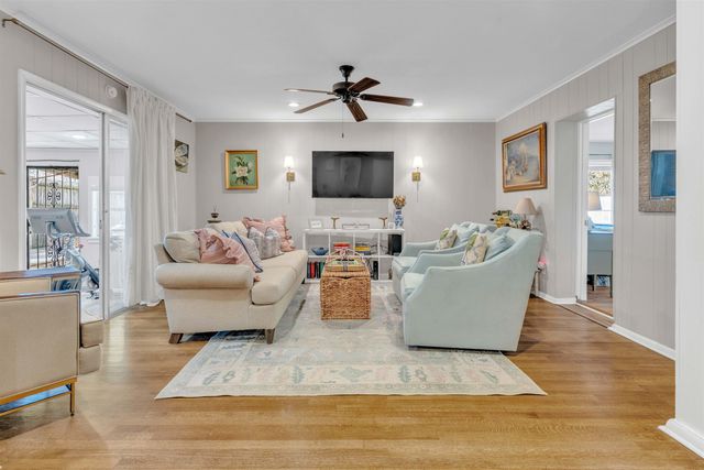 1383 S WHITE STATION RD, Memphis, TN 38117