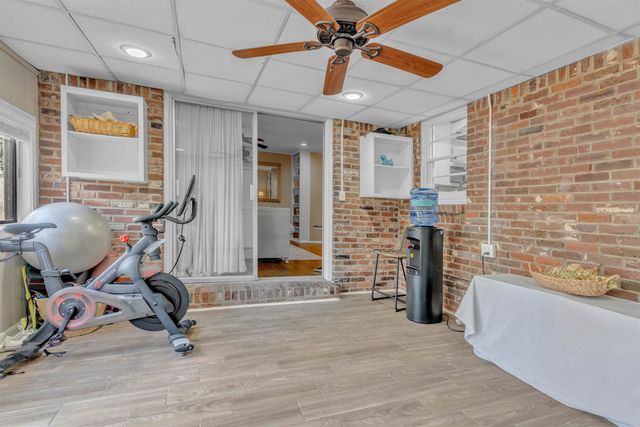 1383 S WHITE STATION RD, Memphis, TN 38117