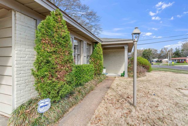 1383 S WHITE STATION RD, Memphis, TN 38117