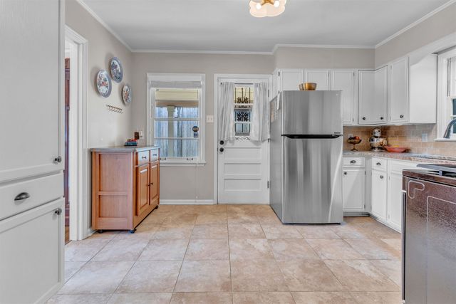 1383 S WHITE STATION RD, Memphis, TN 38117