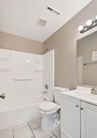 103 Harbor Drive D, Oswego, IL 60543
