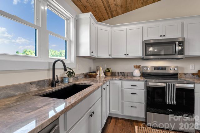 33 Pilgrims Path Lane, Alexander, NC 28701