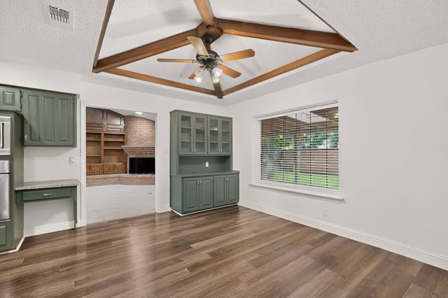 2008 Turf Club Drive, Arlington, TX 76017