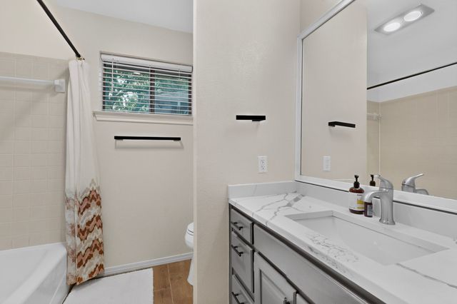 2008 Turf Club Drive, Arlington, TX 76017