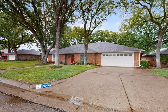 2008 Turf Club Drive, Arlington, TX 76017
