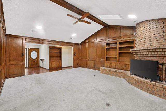 2008 Turf Club Drive, Arlington, TX 76017