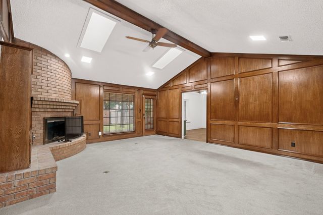 2008 Turf Club Drive, Arlington, TX 76017