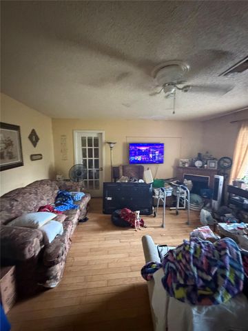 1014 Delesandri Lane, Kemah, TX 77565