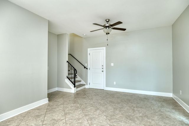 605 Pecan Ave 3, Round Rock, TX 78664