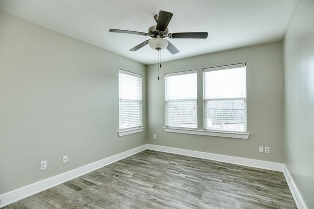 605 Pecan Ave 3, Round Rock, TX 78664