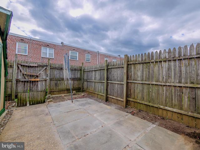 325 WHITE AVE, Linwood, PA 19061