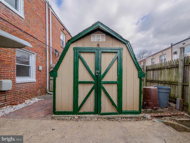 325 WHITE AVE, Linwood, PA 19061