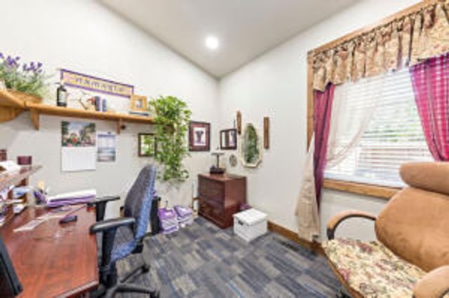 877 NE 7th Street, Grants Pass, OR 97526