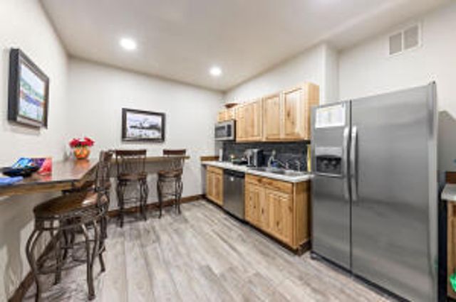 877 NE 7th Street, Grants Pass, OR 97526