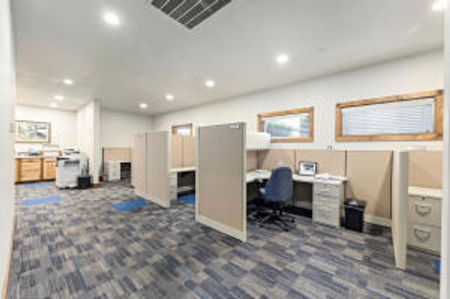 877 NE 7th Street, Grants Pass, OR 97526