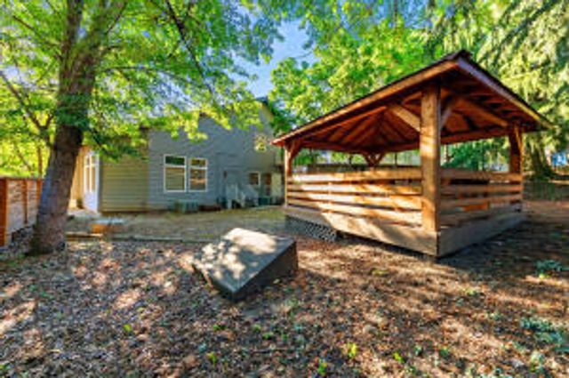 877 NE 7th Street, Grants Pass, OR 97526