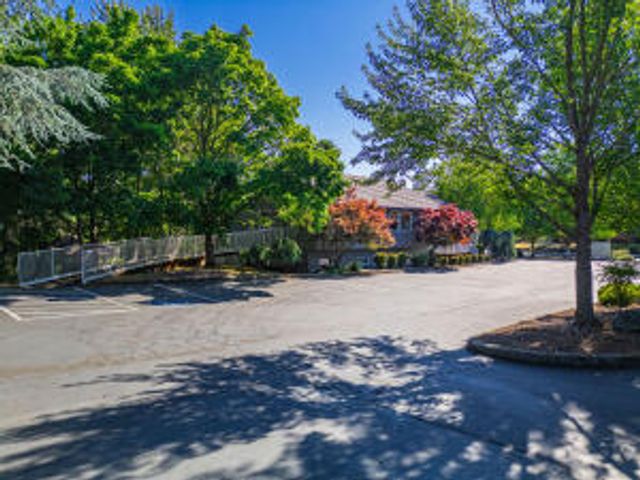 877 NE 7th Street, Grants Pass, OR 97526