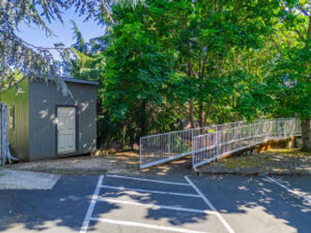 877 NE 7th Street, Grants Pass, OR 97526