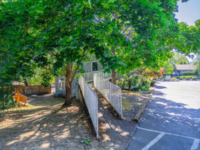 877 NE 7th Street, Grants Pass, OR 97526