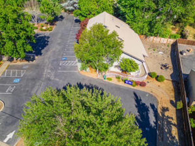 877 NE 7th Street, Grants Pass, OR 97526