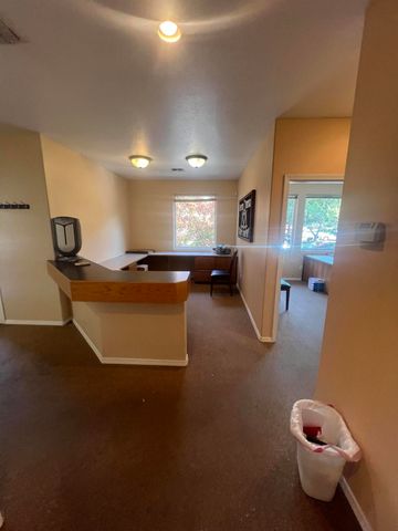 877 NE 7th Street, Grants Pass, OR 97526