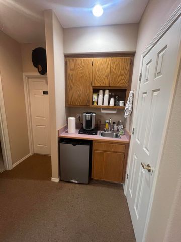 877 NE 7th Street, Grants Pass, OR 97526