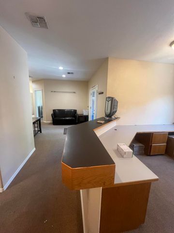 877 NE 7th Street, Grants Pass, OR 97526