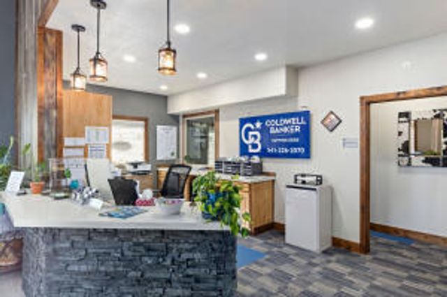 877 NE 7th Street, Grants Pass, OR 97526