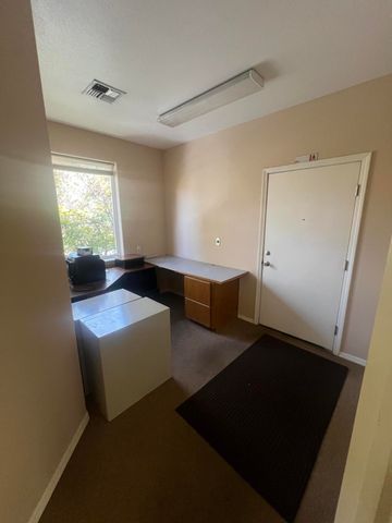 877 NE 7th Street, Grants Pass, OR 97526