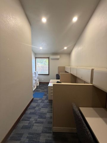 877 NE 7th Street, Grants Pass, OR 97526