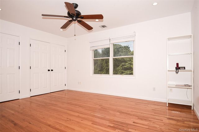 5 Home Court, Huntington, NY 11743