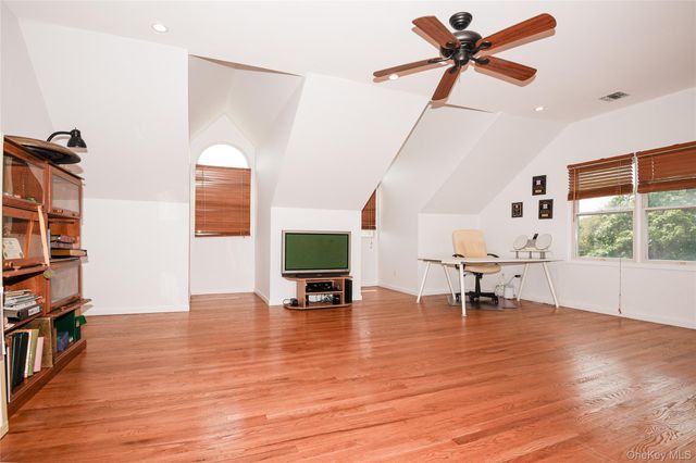 5 Home Court, Huntington, NY 11743