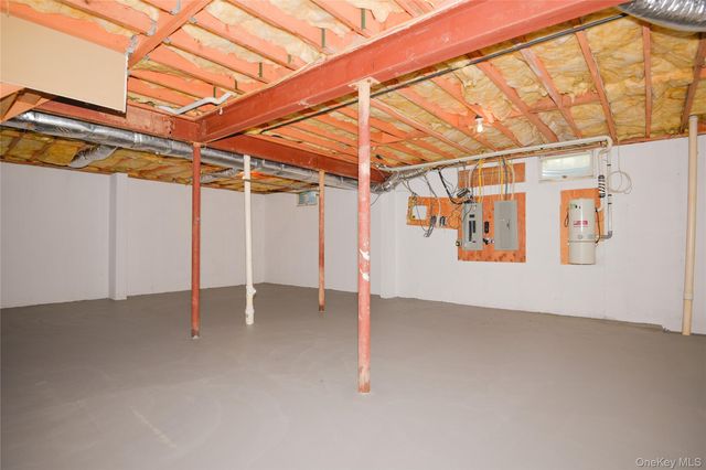5 Home Court, Huntington, NY 11743