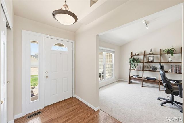180 Jacobs Way, St Peters, MO 63376