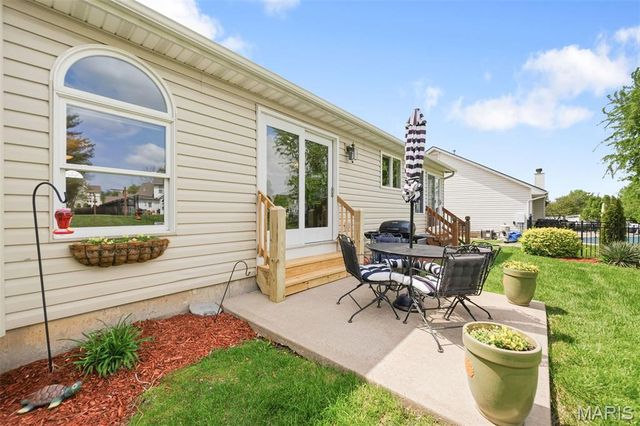 180 Jacobs Way, St Peters, MO 63376