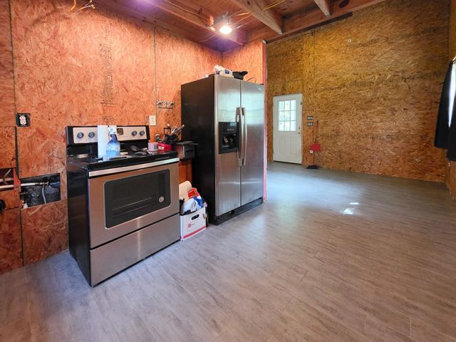 437 E Lumbermans Road, Onalaska, TX 77360