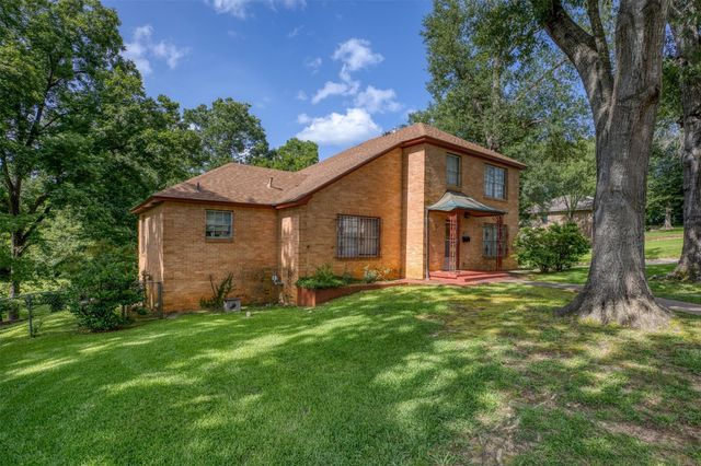 21 Rambling Road, Palestine, TX 75801