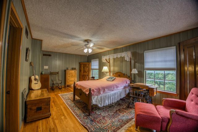21 Rambling Road, Palestine, TX 75801