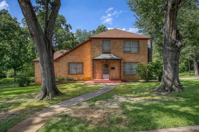 21 Rambling Road, Palestine, TX 75801