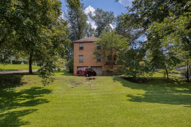 21 Rambling Road, Palestine, TX 75801