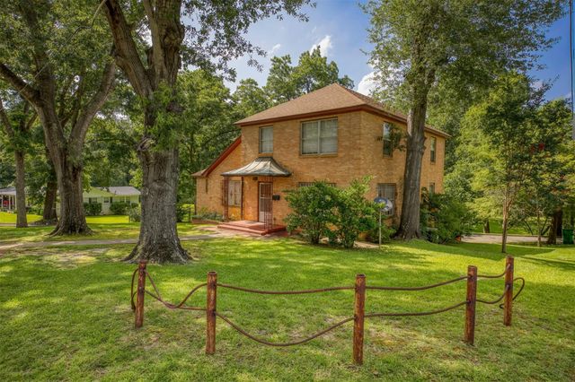 21 Rambling Road, Palestine, TX 75801