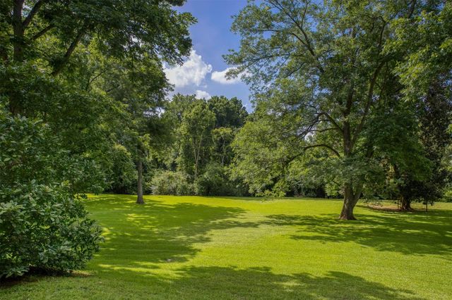 21 Rambling Road, Palestine, TX 75801