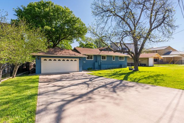 1707 Aztec TRL, Kingsland, TX 78639