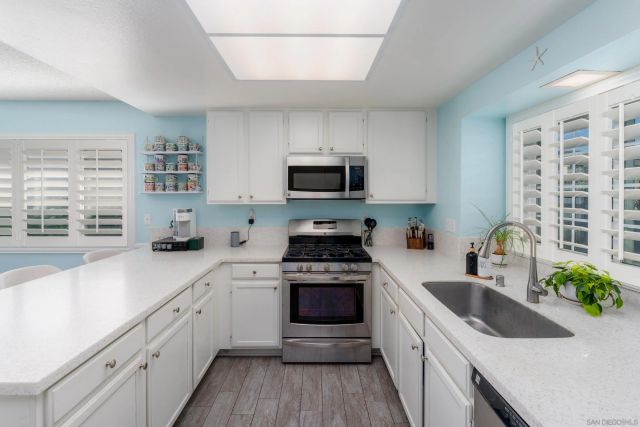 1237 Chambord Court, Oceanside, CA 92054