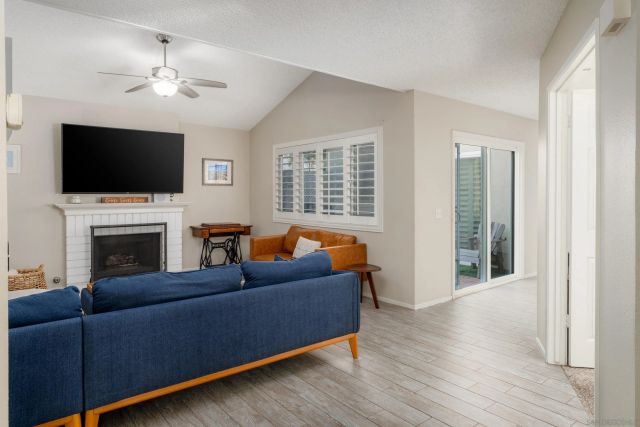 1237 Chambord Court, Oceanside, CA 92054