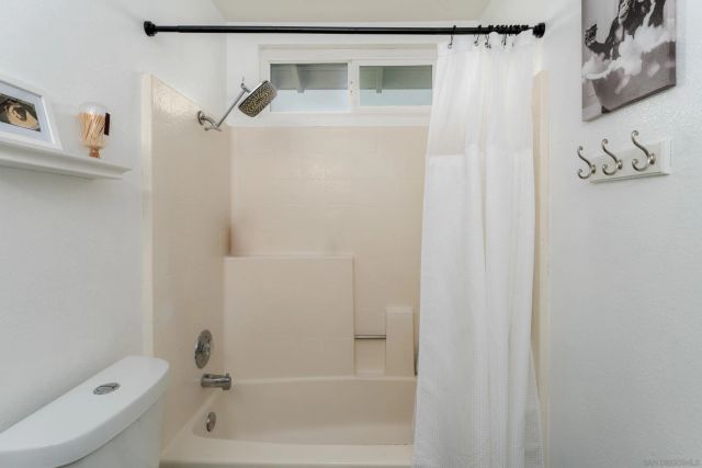 1237 Chambord Court, Oceanside, CA 92054