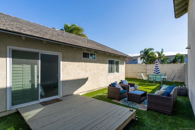 1237 Chambord Court, Oceanside, CA 92054